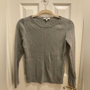 Uniqlo sweatshirt